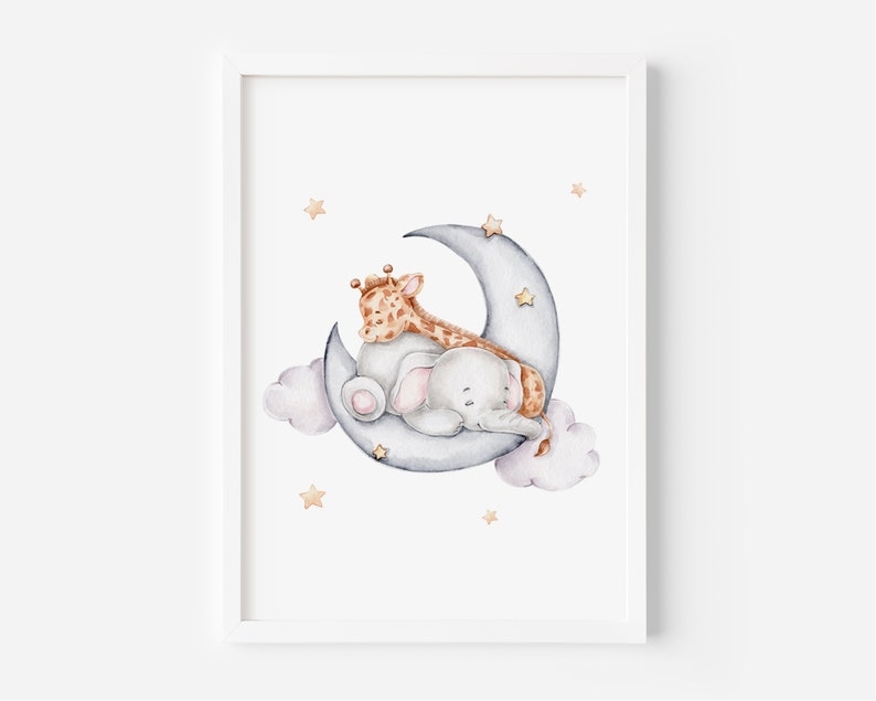 Poster - Baby-Giraffe und Elefant, die im Mond schlafen
